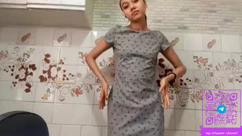 estellekirbo online show from February 18, 1:07 pm