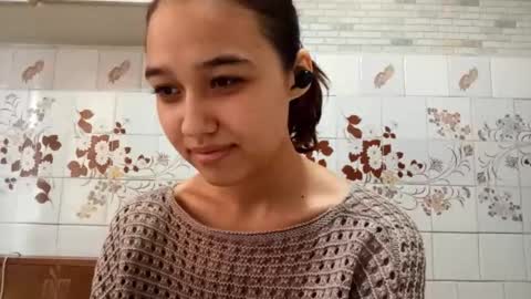 estellekirbo online show from March 21, 1:05 pm