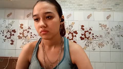 estellekirbo online show from March 28, 1:11 pm