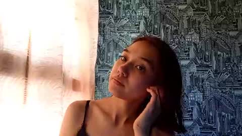 estellekirbo online show from June 16, 1:03 pm