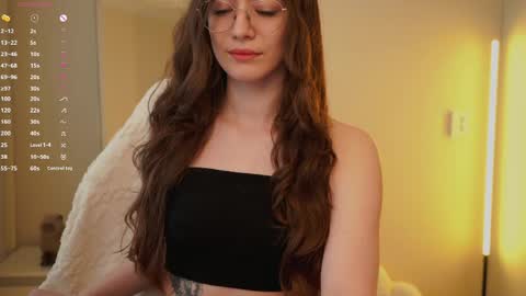 Ester online show from May 14, 6:31 am