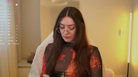 Ester online show from June 3, 7:22 am