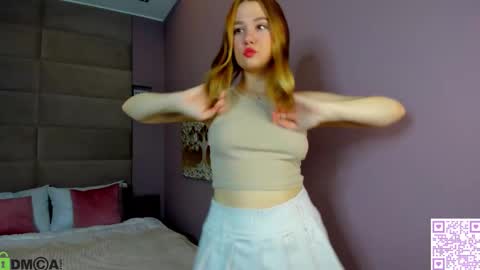 Snapshot of ester_rabin chatting on September 17, 12:56 am Ester online show from September 17, 12:56 am
