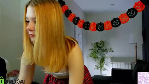 Ester online show from October 30, 12:45 am