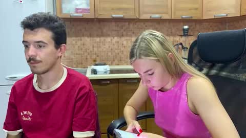 Ester online show from September 25, 6:22 pm