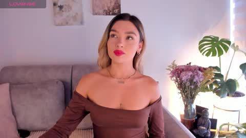 Snapshot of estercollins_ chatting on September 16, 7:15 pm Is secret online show from September 16, 7:15 pm