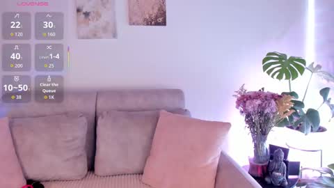 Snapshot of estercollins_ chatting on September 18, 7:05 pm Is secret online show from September 18, 7:05 pm