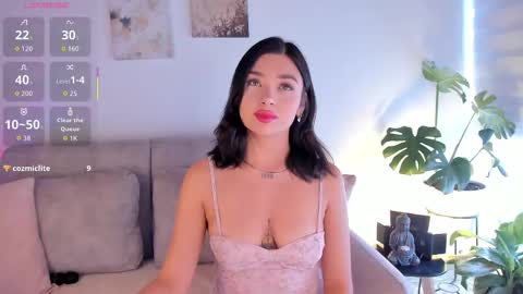 Snapshot of estercollins_ chatting on October 24, 7:21 pm Is secret online show from October 24, 7:21 pm