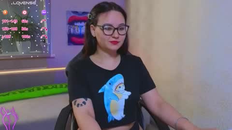 Snapshot of esterplayful chatting on September 22, 1:13 pm EsterPlayful online show from September 22, 1:13 pm