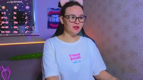 Snapshot of esterplayful chatting on September 28, 11:37 am EsterPlayful online show from September 28, 11:37 am