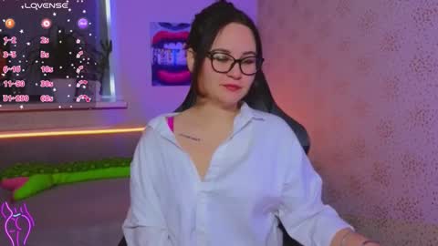 Snapshot of esterplayful chatting on October 15, 9:09 am EsterPlayful online show from October 15, 9:09 am