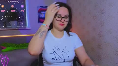 Snapshot of esterplayful chatting on October 21, 8:15 am EsterPlayful online show from October 21, 8:15 am