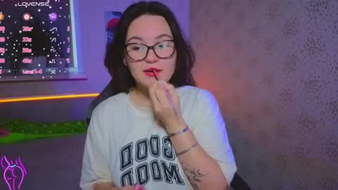 Snapshot of esterplayful chatting on November 2, 11:12 am EsterPlayful online show from November 2, 11:12 am