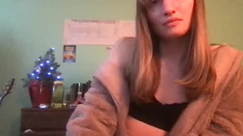 Snapshot of esthergreyplus chatting on December 28, 8:15 pm Esther Grey online show from December 28, 8:15 pm