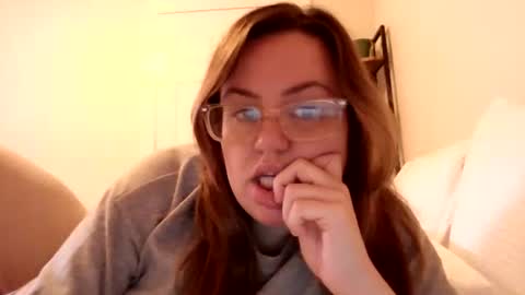 Snapshot of estherjude chatting on June 4, 12:00 pm Esther online show from June 4, 12:00 pm