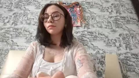 Snapshot of estherokazaki chatting on February 14, 7:38 am Lina online show from February 14, 7:38 am