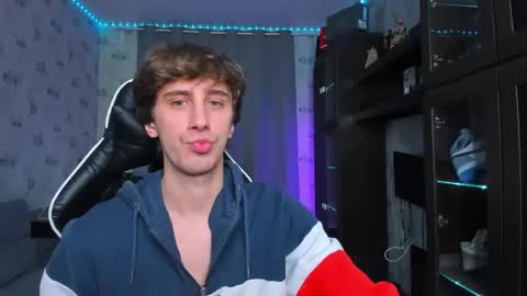 LOUIS online show from February 26, 8:44 pm