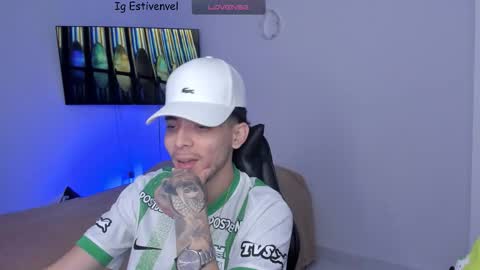 estivenvel online show from February 4, 4:24 pm