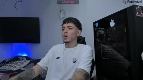 estivenvel online show from February 14, 5:53 pm