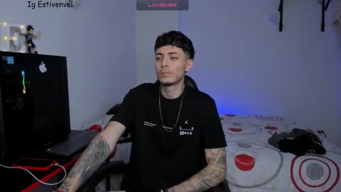 estivenvel online show from March 20, 4:12 pm