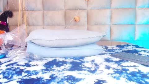 Estrella online show from October 31, 11:55 am