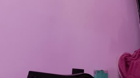 Snapshot of estrella_hanks_ chatting on April 30, 12:00 pm Estrella online show from April 30, 12:00 pm