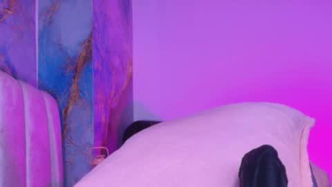 Snapshot of estrella_hanks_ chatting on May 21, 12:23 pm Estrella online show from May 21, 12:23 pm