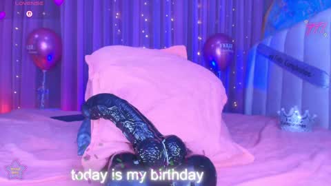 Snapshot of estrella_hanks_ chatting on May 31, 6:09 pm Estrella online show from May 31, 6:09 pm