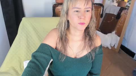 - E S T R E L L A  M I L F - online show from December 28, 4:08 am