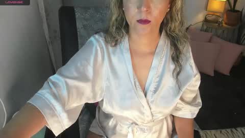 - E S T R E L L A  M I L F - online show from February 25, 7:20 am