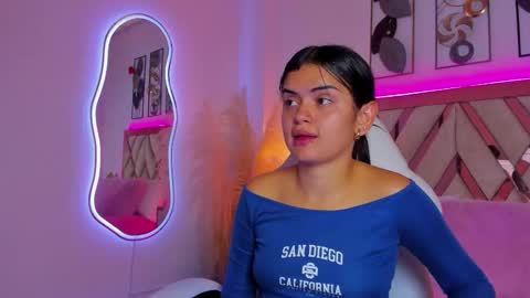 Snapshot of estrellavega_ chatting on March 19, 2:10 pm Estrella online show from March 19, 2:10 pm