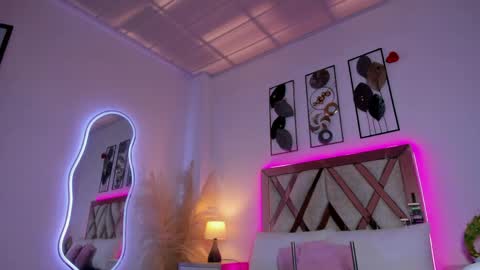 Snapshot of estrellavega_ chatting on March 25, 1:28 pm Estrella online show from March 25, 1:28 pm