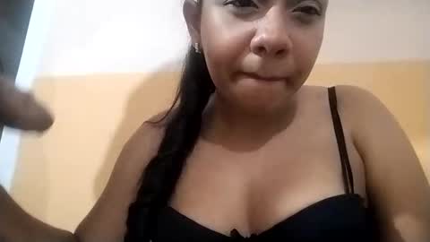 Snapshot of estrellita58 chatting on October 9, 3:15 am estrellita58 online show from October 9, 3:15 am