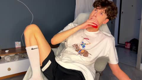 Snapshot of estremecerse chatting on December 26, 12:59 pm Alex online show from December 26, 12:59 pm