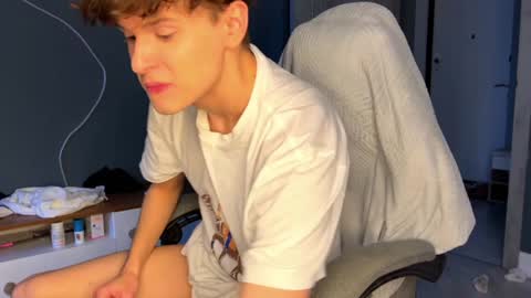 Snapshot of estremecerse chatting on December 28, 9:20 am Alex online show from December 28, 9:20 am