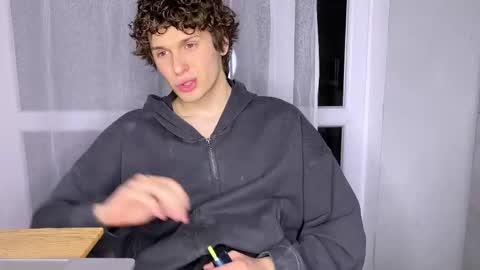 Snapshot of estremecerse chatting on March 20, 5:51 pm Alex online show from March 20, 5:51 pm