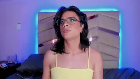 Snapshot of eterea_blow chatting on March 12, 9:23 am Eterea online show from March 12, 9:23 am