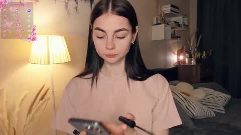 Snapshot of eternity_is_endless chatting on November 15, 7:49 am Mary online show from November 15, 7:49 am