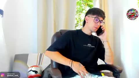 etham_wolf1 online show from June 29, 6:30 pm