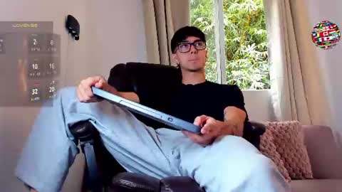etham_wolf1 online show from July 2, 5:41 pm