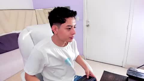 Snapshot of ethan12_ chatting on June 14, 3:08 am ethan12_ online show from June 14, 3:08 am