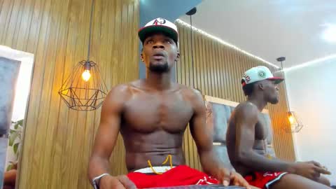 Ethan OPry online show from November 28, 8:33 pm