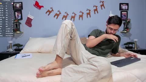 ADAM TAYLOR  ETHAN CAMBAL INDEPENDENT MODELS online show from December 17, 12:45 am