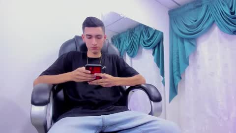 Ethan online show from January 11, 8:32 pm