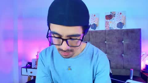 ethan  online show from June 27, 4:06 am