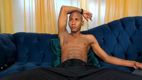 Snapshot of ethan_fox11 chatting on February 14, 2:12 pm King Ethan online show from February 14, 2:12 pm