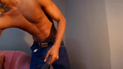 Snapshot of ethan_fox11 chatting on February 24, 1:53 pm King Ethan online show from February 24, 1:53 pm