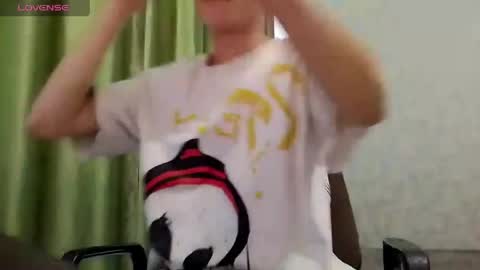 Ethan online show from April 28, 5:34 am