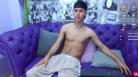 E T H A N  online show from March 25, 7:53 pm