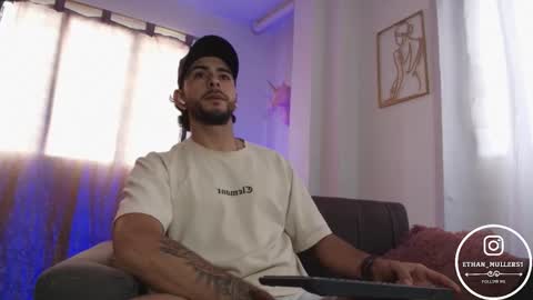 Snapshot of ethan_mullers1 chatting on March 20, 9:30 pm Ethan Muller online show from March 20, 9:30 pm